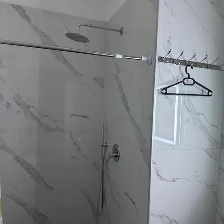 Bright & Roomy Τίρανα