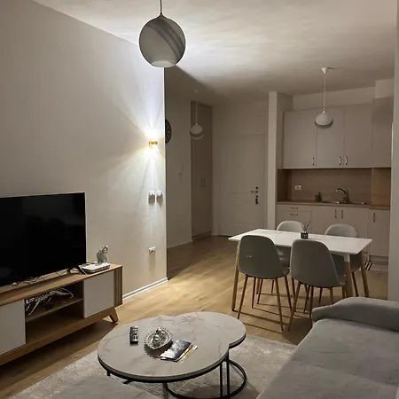 Apartmán Bright & Roomy Tirana